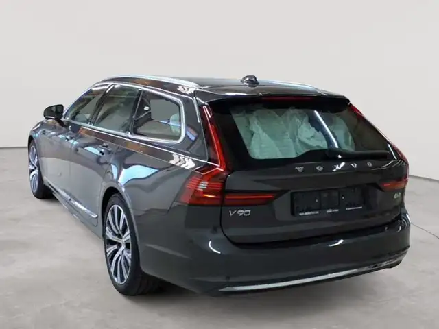 Volvo V90 view 5