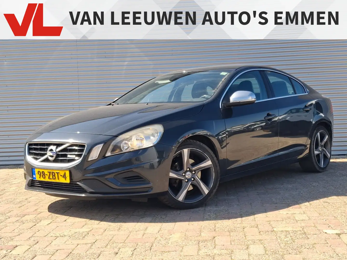 Volvo S60 2.0 D4 R-Design | Nieuw Binnen! | Cruise | Navi | Grey - 1