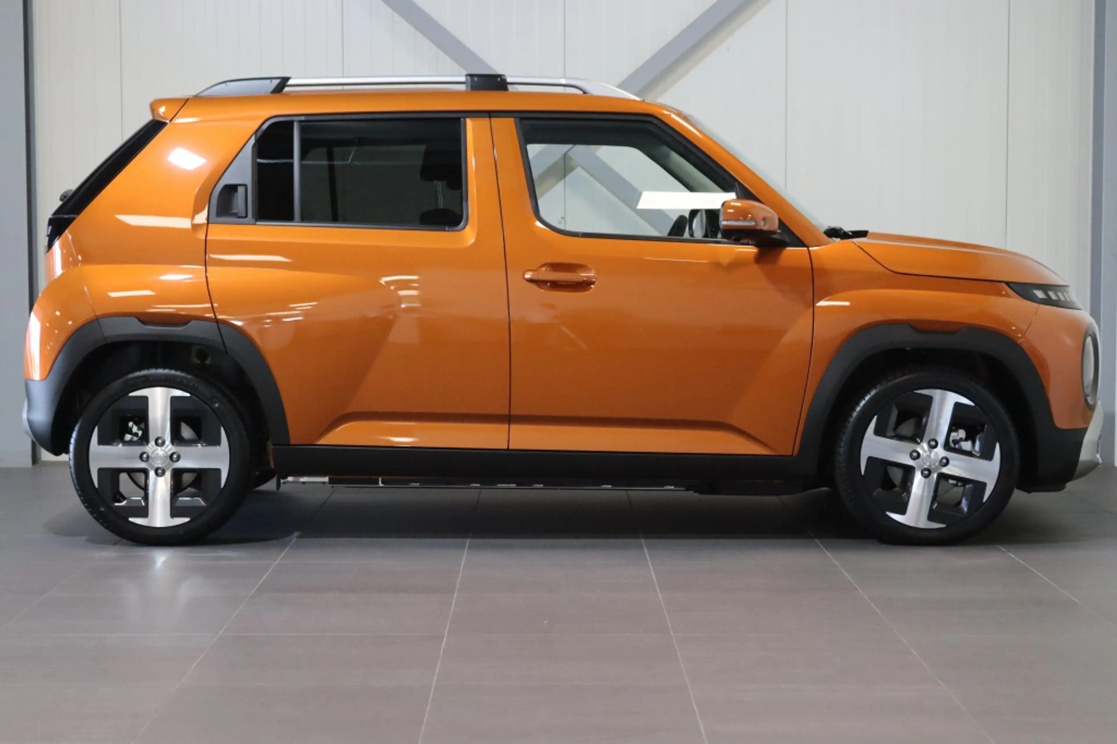 Hyundai Inster Evolve 49 kWh | WINTERPACK | TECHPACK |DIRECT LEVE — photo 6