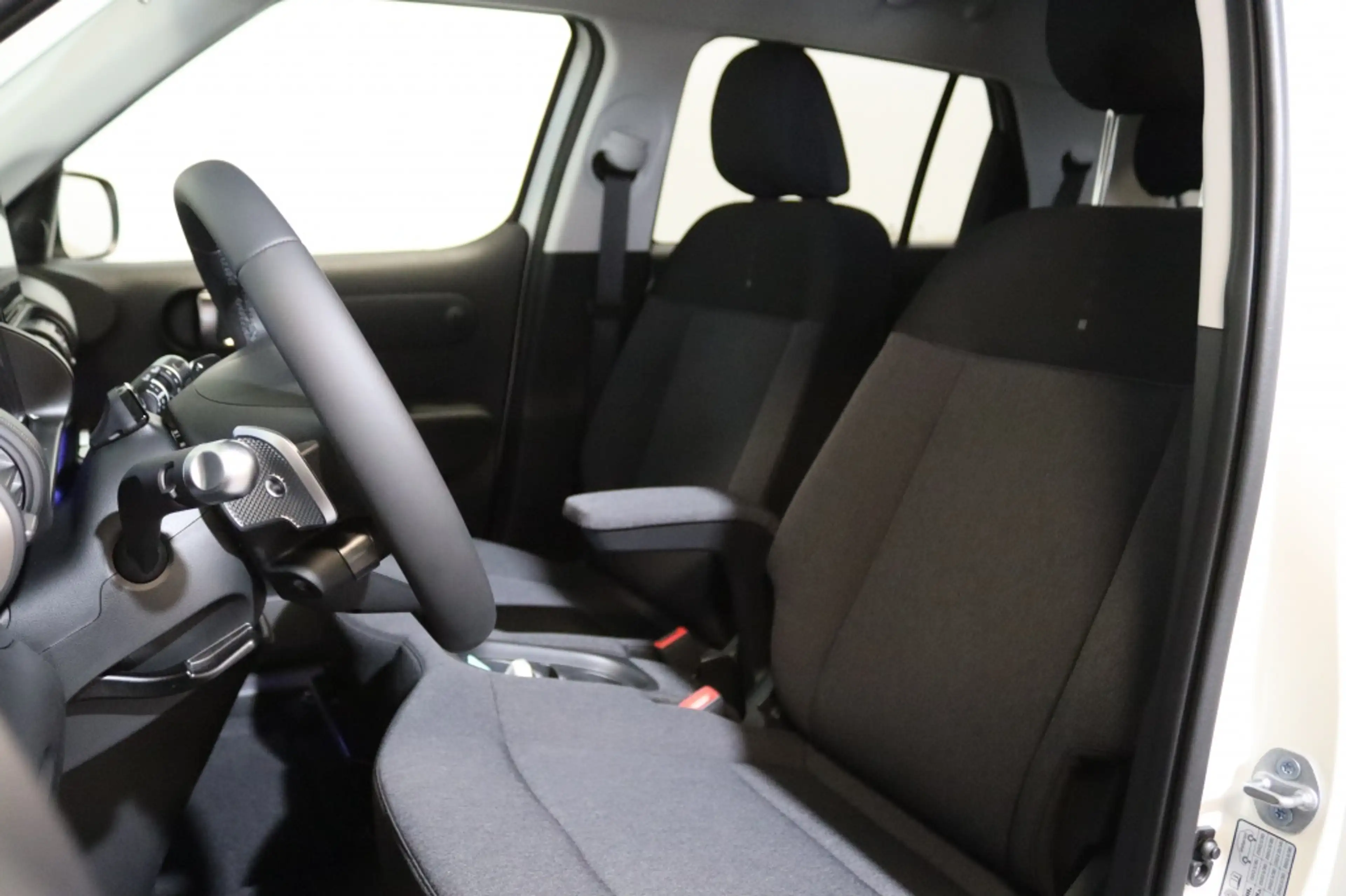 Hyundai Inster Evolve 49 kWh | WINTERPACK | TECHPACK |DIRECT LEVE — photo 13