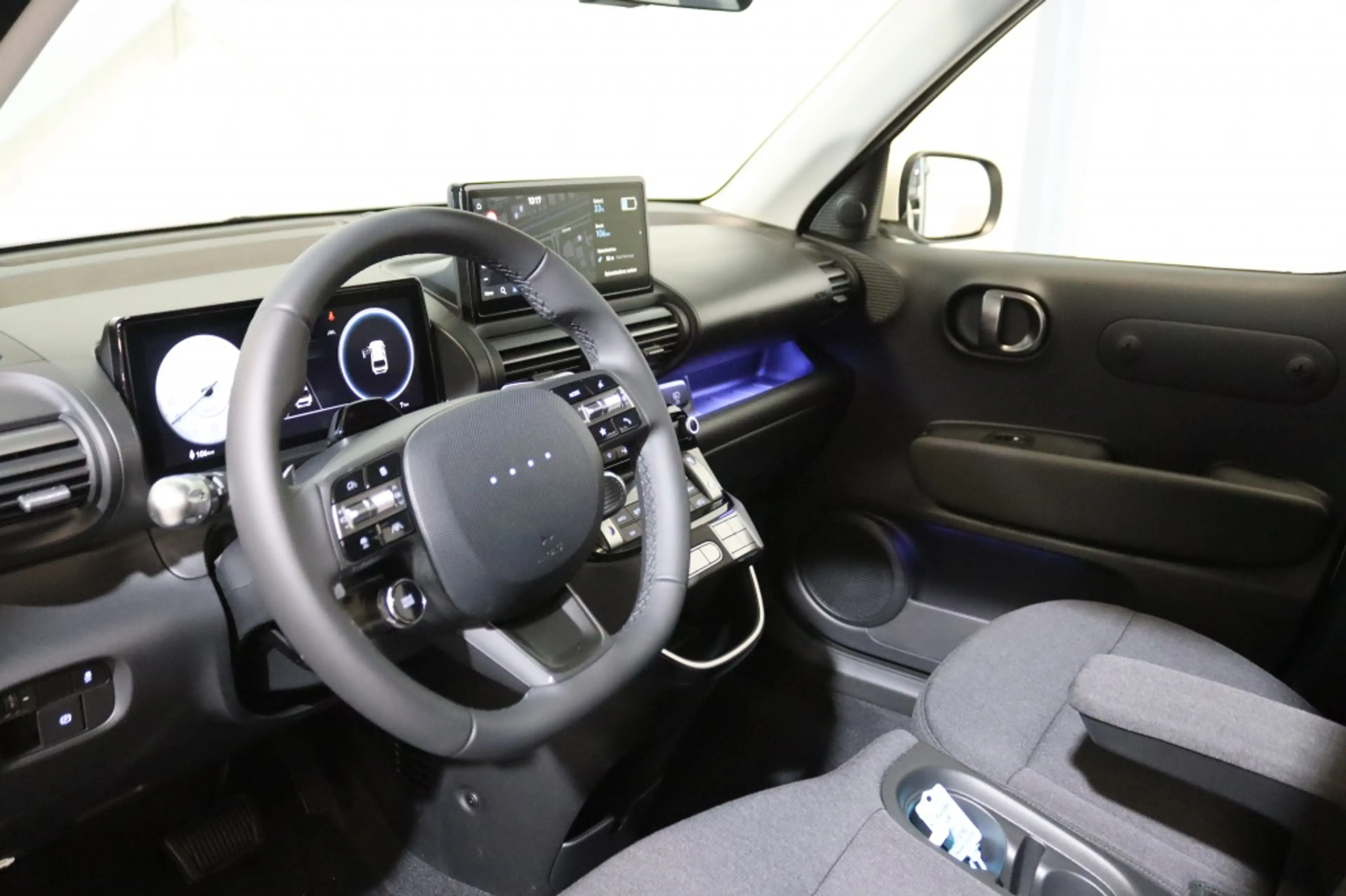 Hyundai Inster Evolve 49 kWh | WINTERPACK | TECHPACK |DIRECT LEVE — photo 12