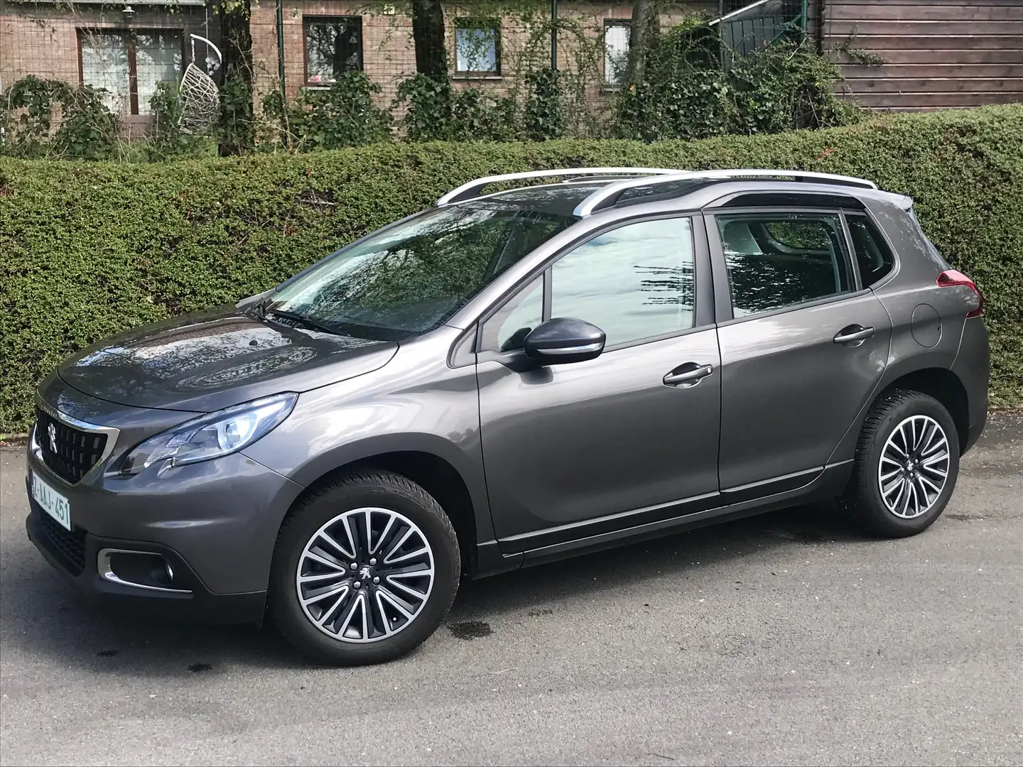 Peugeot 2008 Active 1.2 -110CV- GPS/Muti/Régul/Bluetooth/PDC Grijs - 2