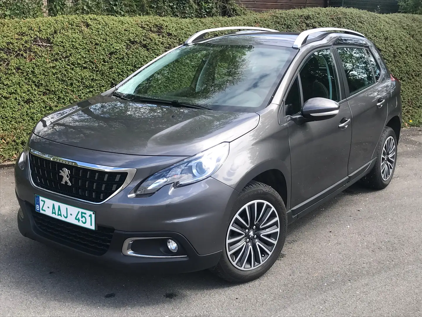 Peugeot 2008 Active 1.2 -110CV- GPS/Muti/Régul/Bluetooth/PDC Grijs - 1