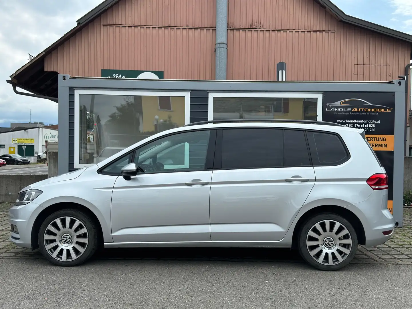 Volkswagen Touran 1.6 TDI SCR BlueMotion Ohne Anz. mtl 260.- Argento - 2
