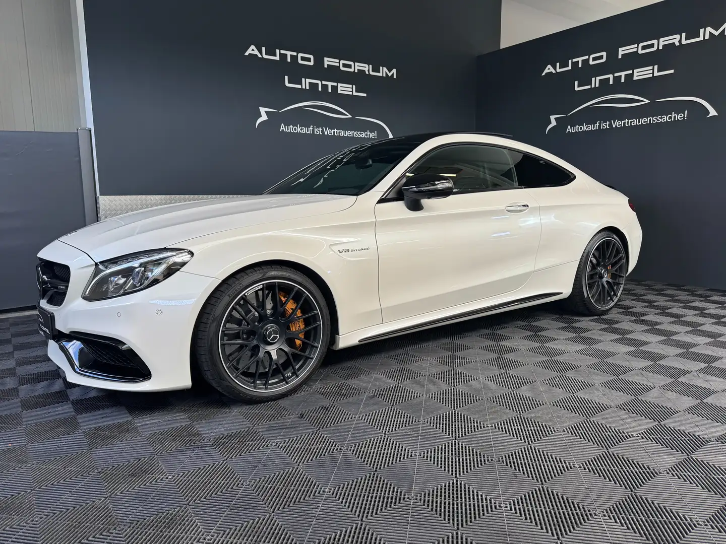 Mercedes-Benz C 63 AMG S Coupe-PERFORMANCE-MB100-SCHECKH.-MWST.-SCHALE Weiß - 2