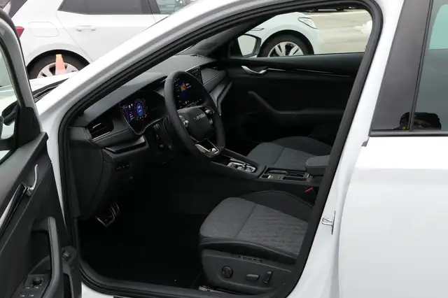 Skoda Octavia view 6