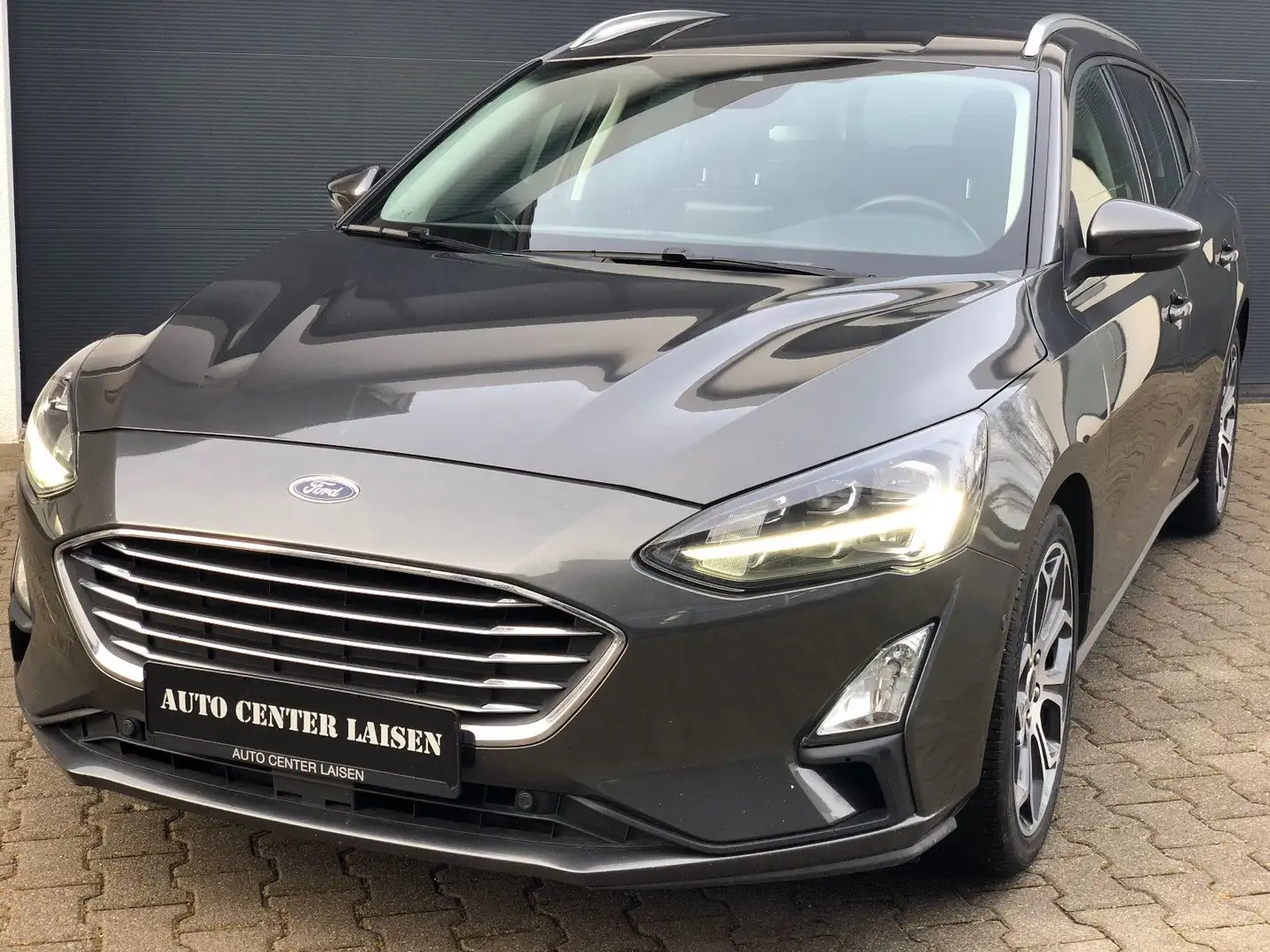 Ford Focus Turnier Titanium LED Navi Kamera AHK PDC Grau - 1