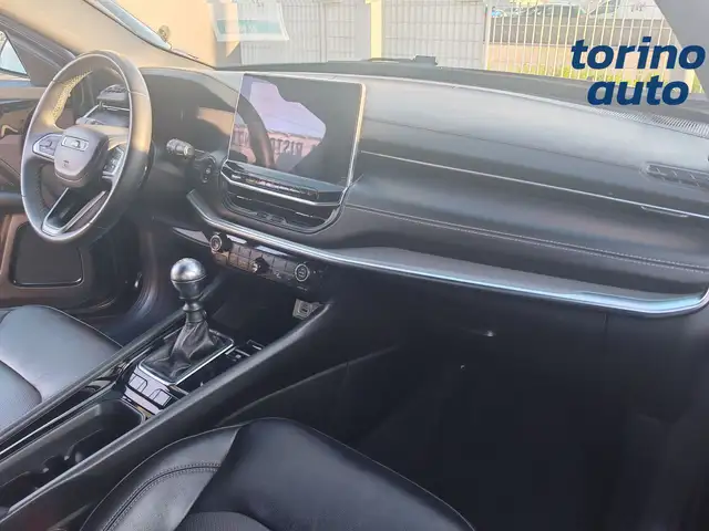 Jeep Compass view 4