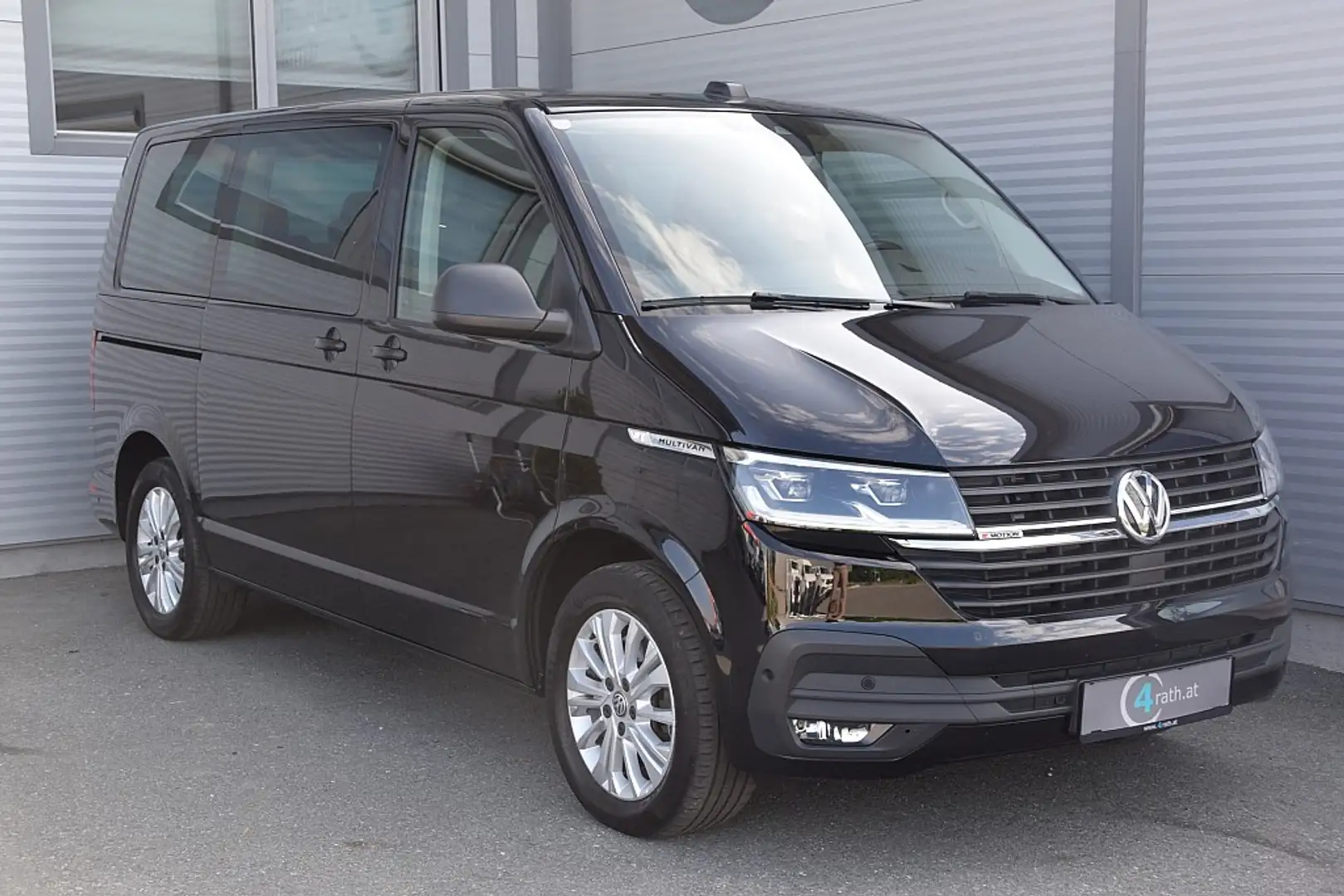 Volkswagen T6.1 Multivan 2,0 TDI 4Motion DSG / NETTO: 41.567 € Negro - 2