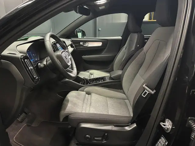 Volvo XC40 view 15