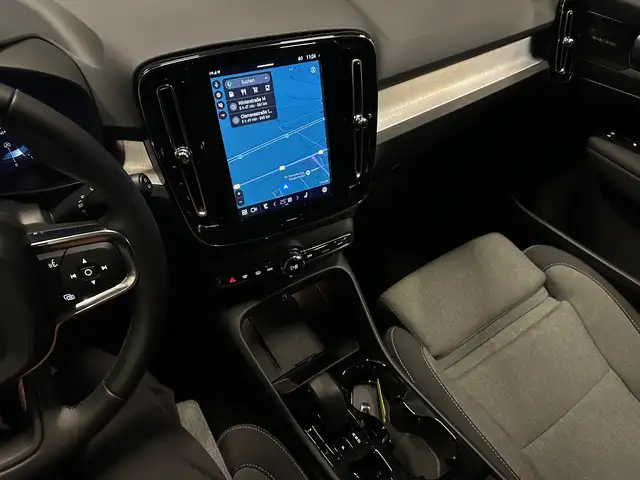 Volvo XC40 view 19