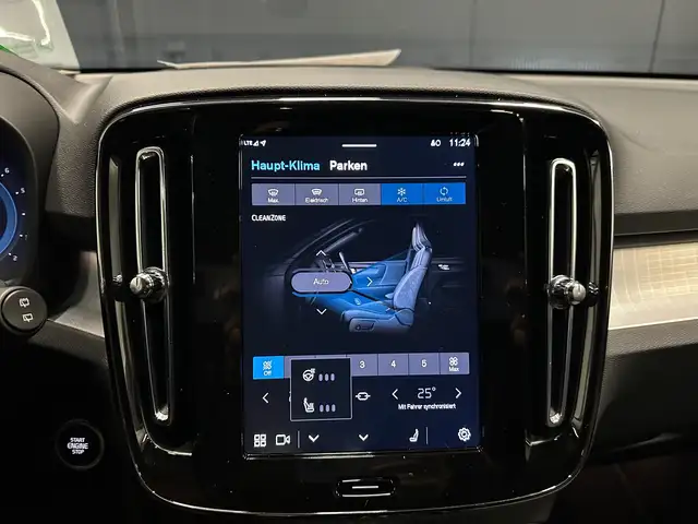 Volvo XC40 view 21