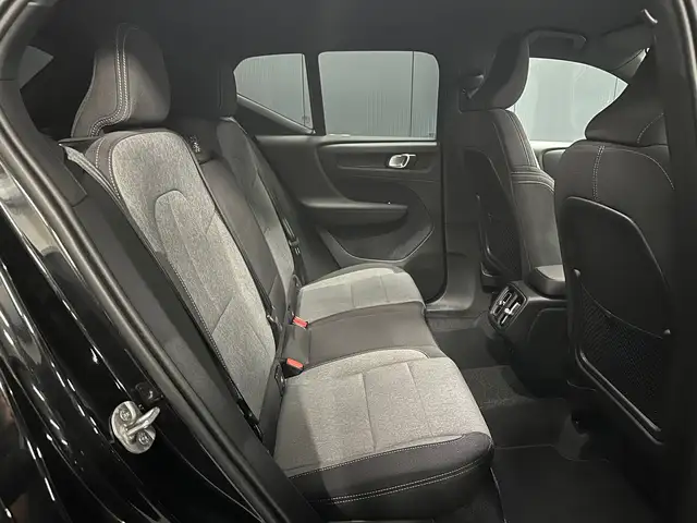 Volvo XC40 view 26