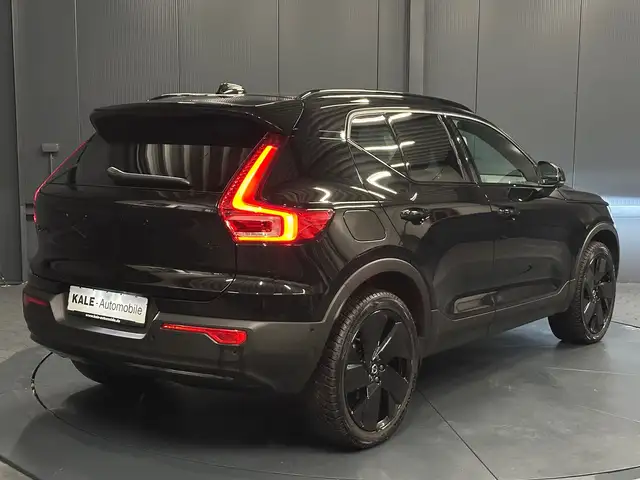 Volvo XC40 view 5