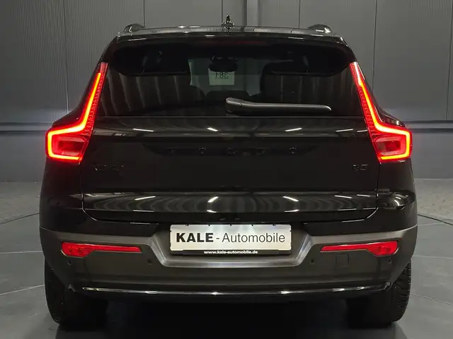 Volvo XC40 view 4