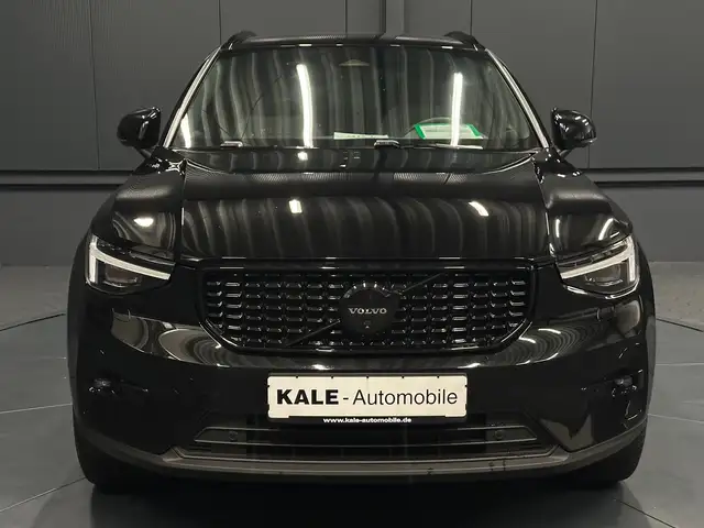 Volvo XC40 view 8