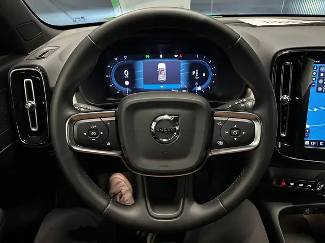Volvo XC40 view 17