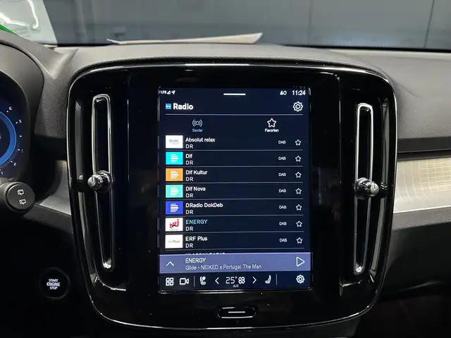 Volvo XC40 view 23
