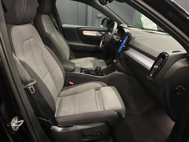 Volvo XC40 view 10