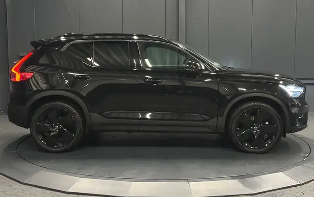 Volvo XC40 view 6
