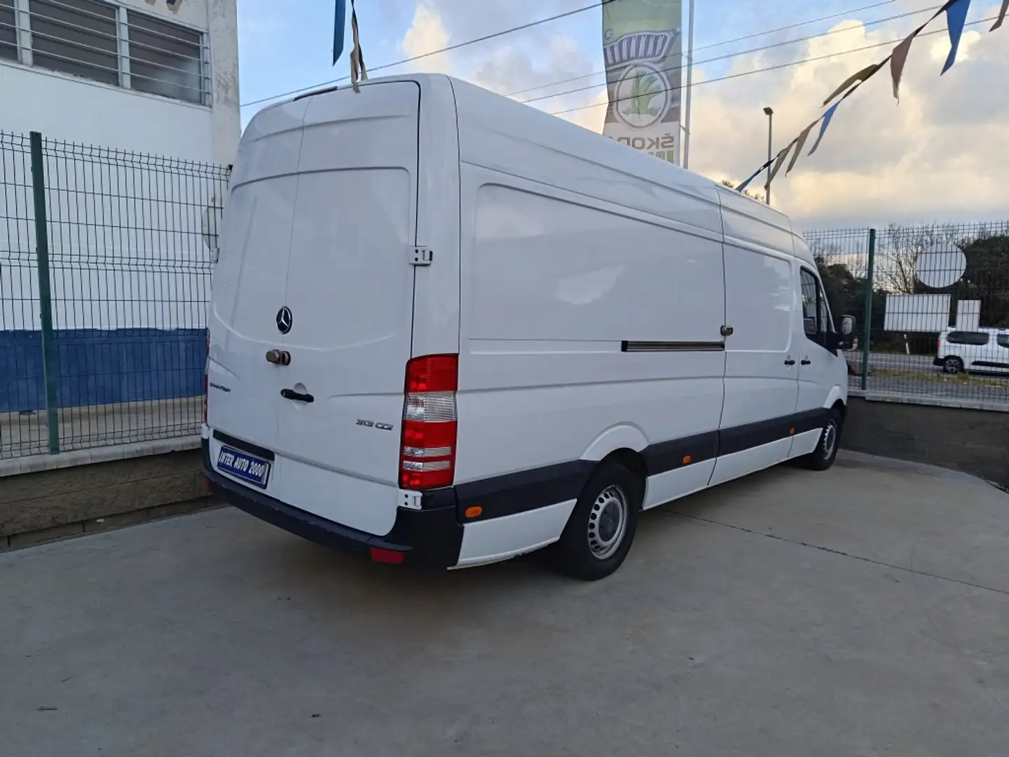 Mercedes-Benz Sprinter Furgón 213CDI Compacto Wit - 2
