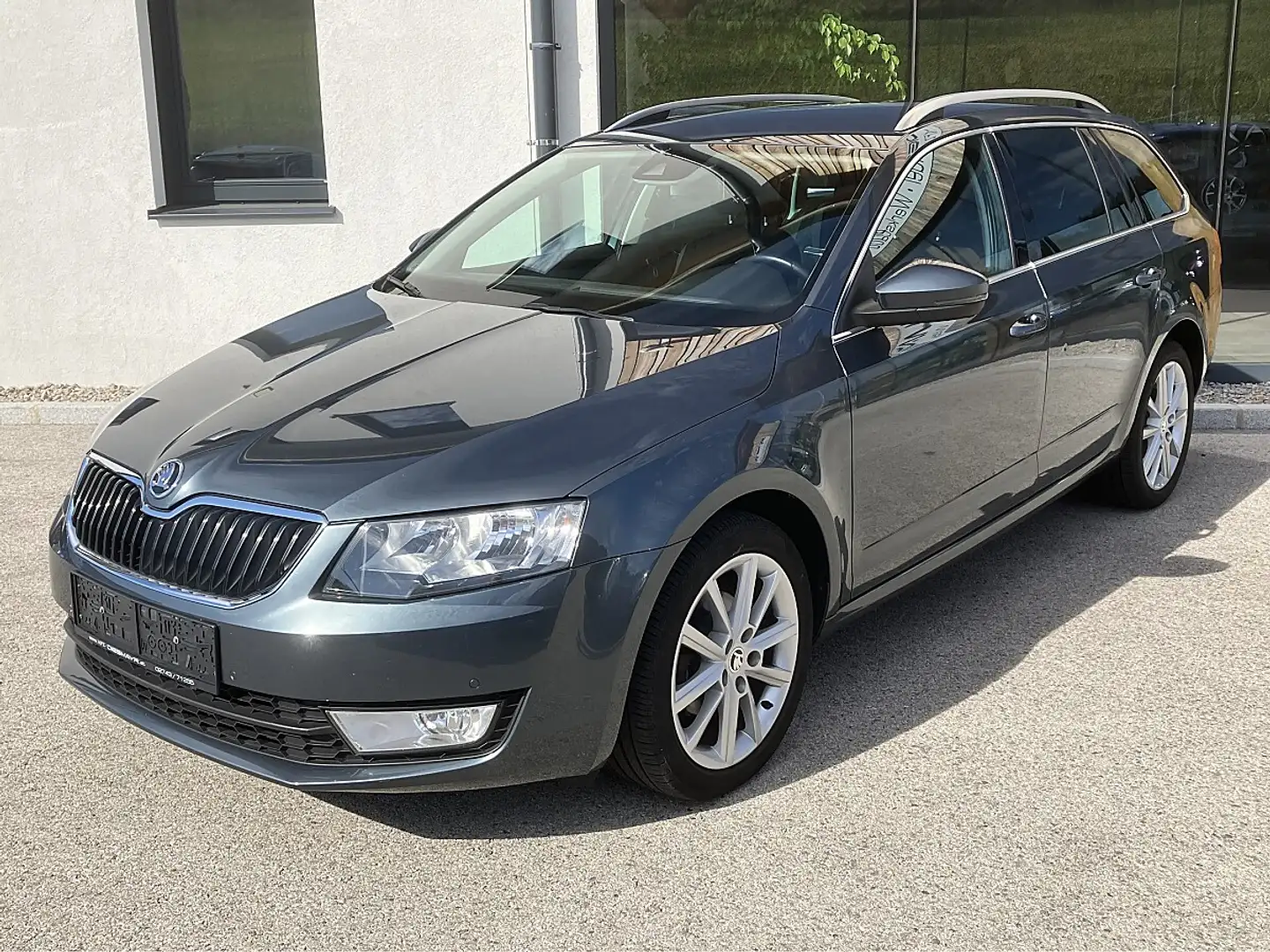 Skoda Octavia Elegance Green Tec 1,6 TDI Navi Tempomat Sitzhe... Silber - 1