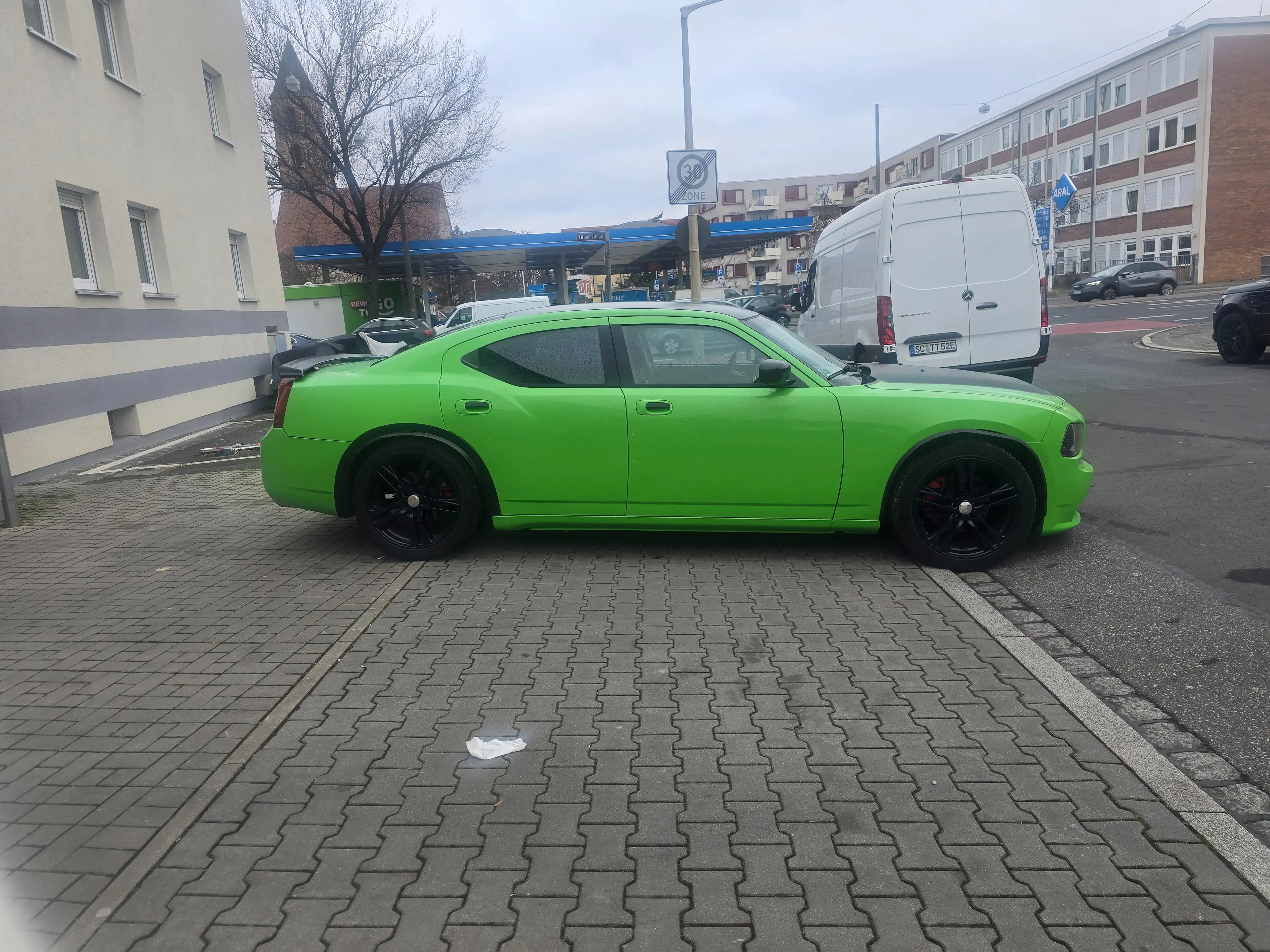 Dodge Charger 5,7 Hemi — photo 8