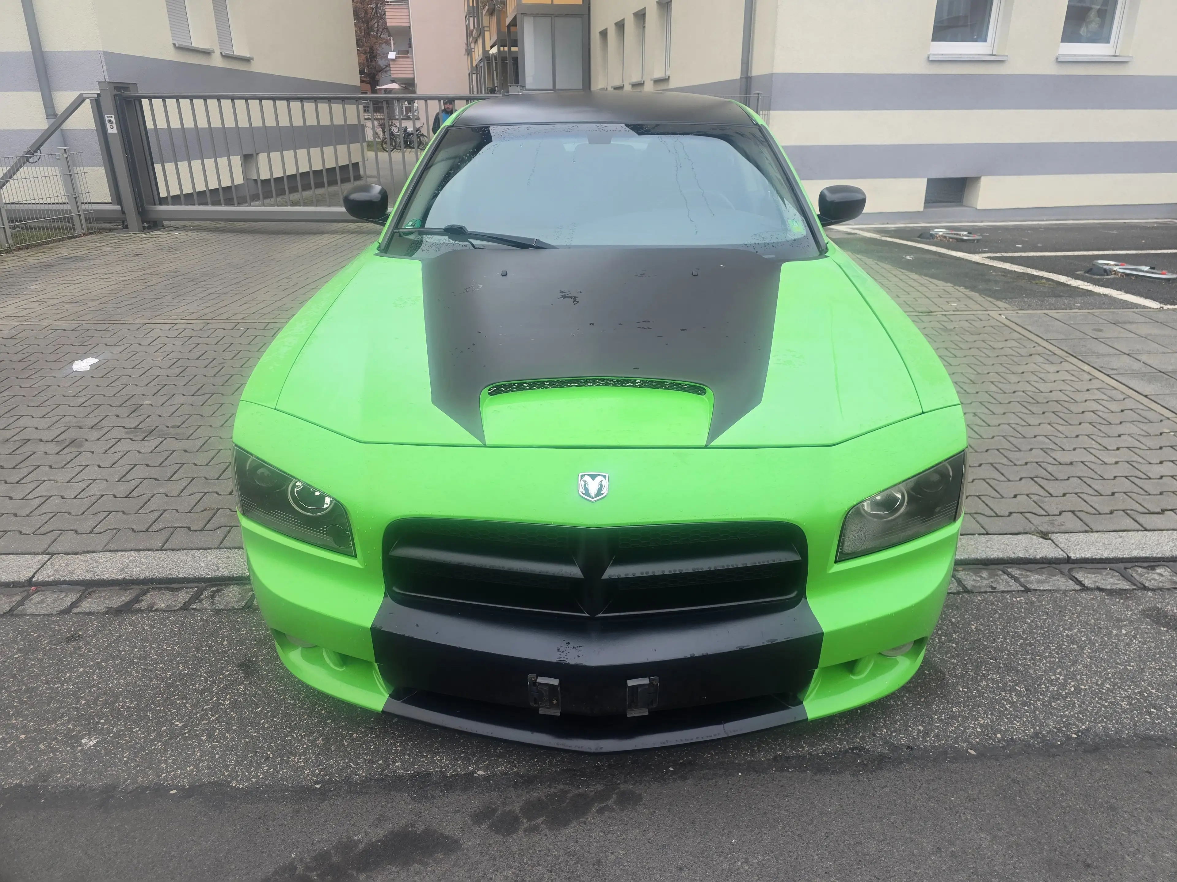 Dodge Charger 5,7 Hemi — photo 2