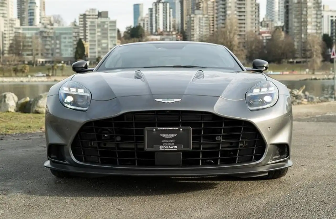 Aston Martin Vanquish снимка Aston Martin Vanquish
