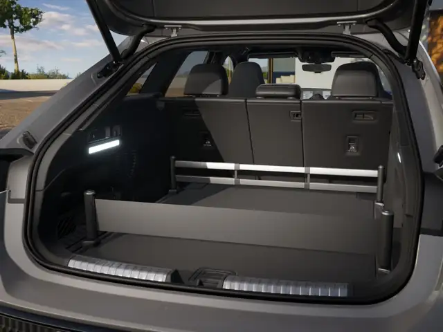 Audi A6 view 12