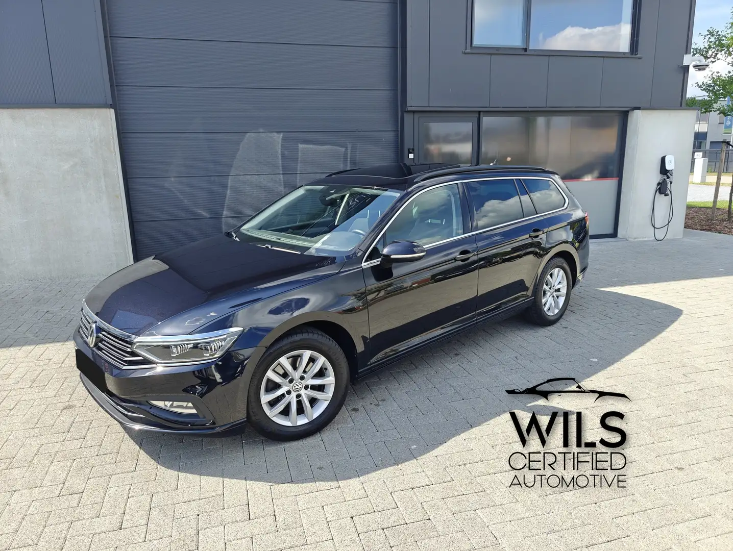 Volkswagen Passat Variant Passat Variant 1.5 TSI LED-PANO-AUTOMAAT-TREKHAAK Zwart - 1