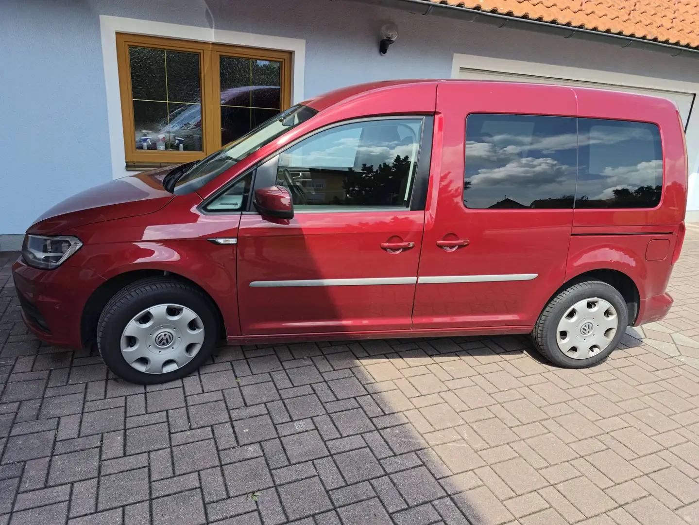 Volkswagen Caddy Caddy Kombi Trendline 2,0 TDI Trendline Rot - 1