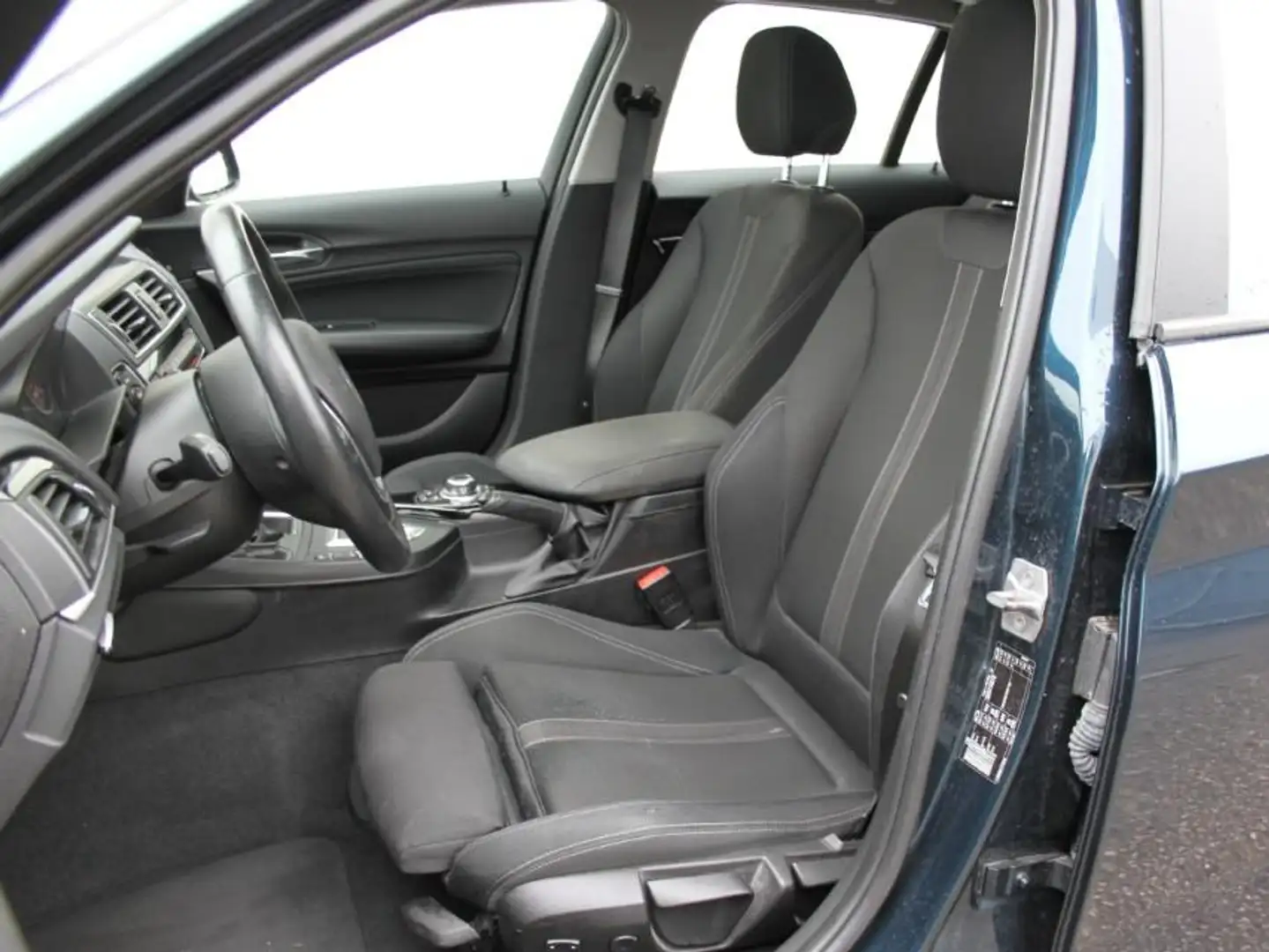 BMW 120 i 1.6 Sport-Line Autom. Schiebedach LED Navi Bleu - 2