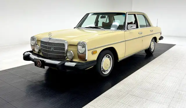 Mercedes-Benz 300 300D Sedan