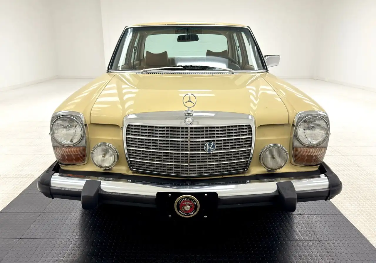 Mercedes-Benz 300D Sedan, foto 8