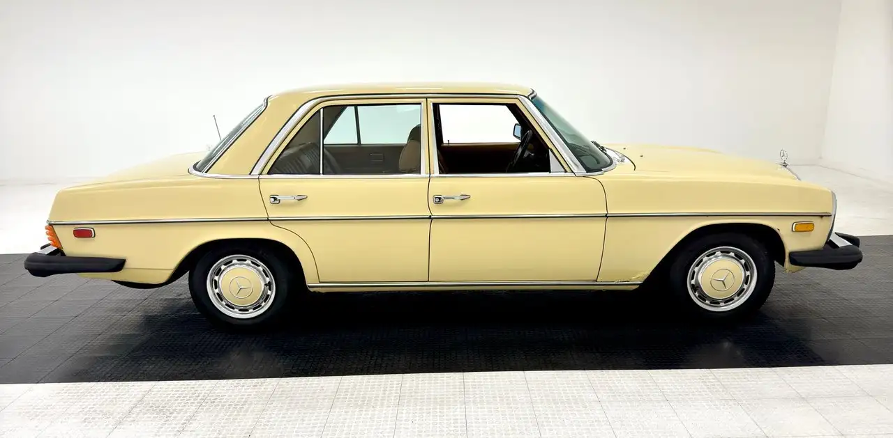 Mercedes-Benz 300D Sedan, foto 6
