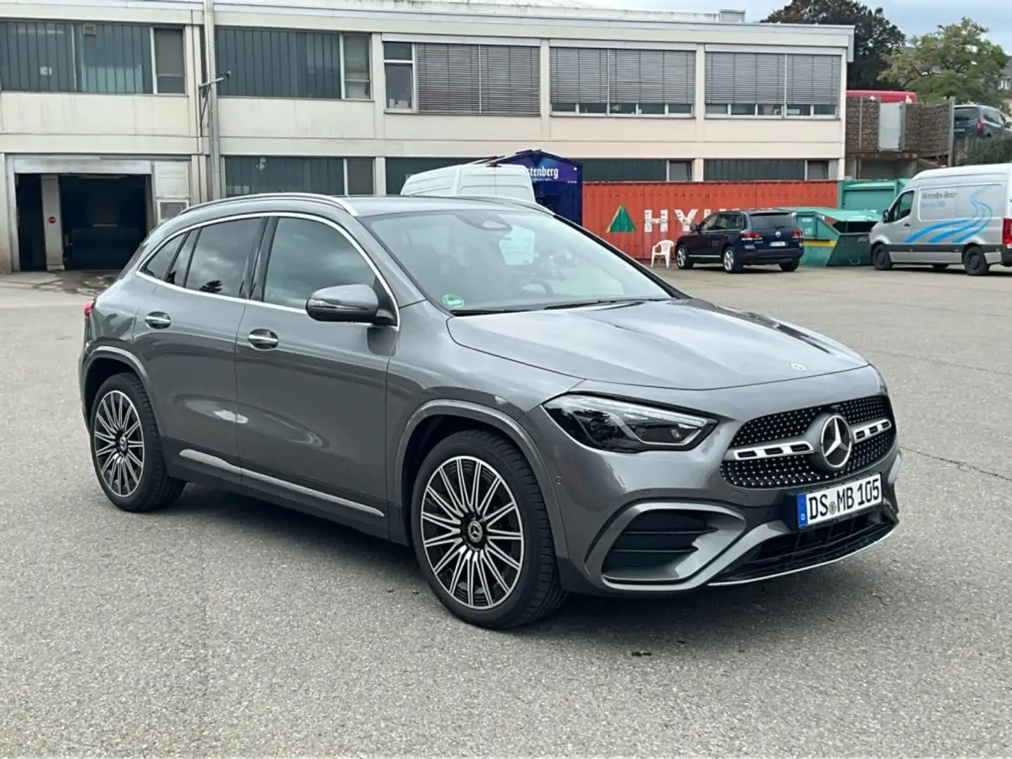 Mercedes-Benz GLA 250 4M AMG+AMBIENTE+MEMORY+MULTIBEAM+MBUX Grau - 2