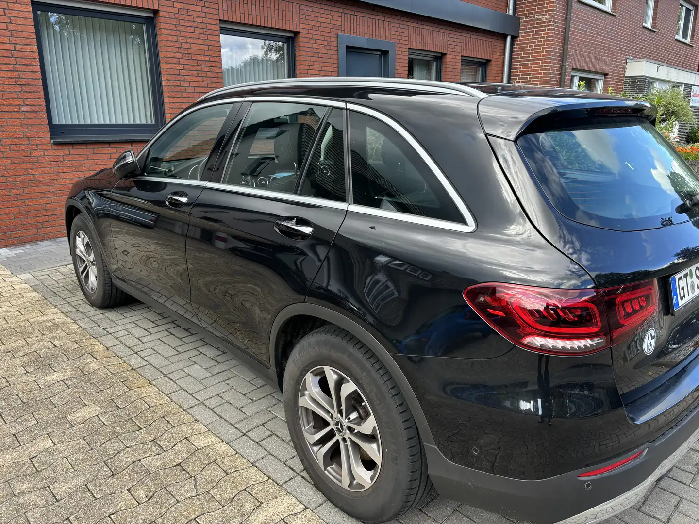 Mercedes-Benz GLC 200 GLC 200 4Matic (253.981) Schwarz - 1