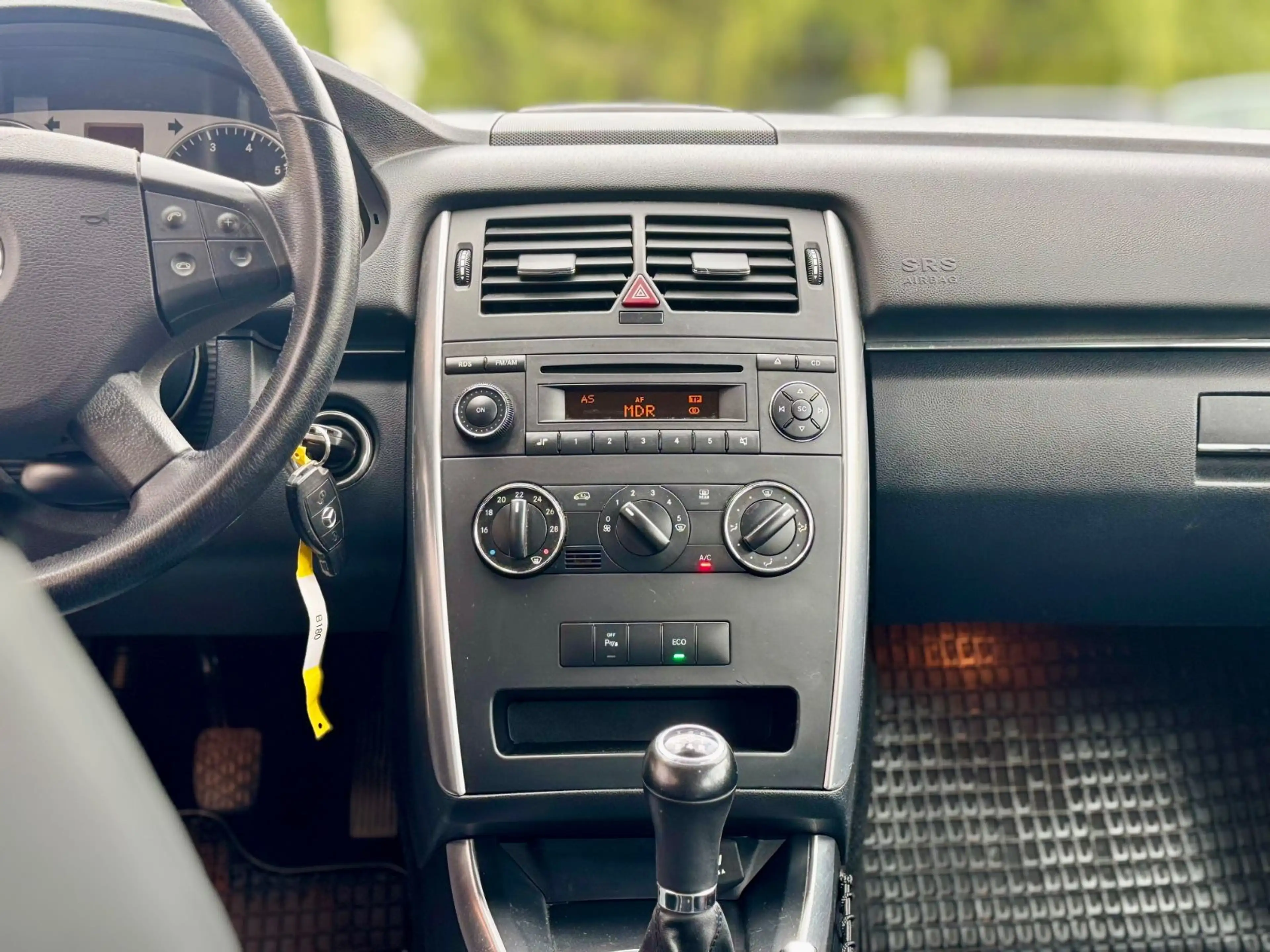 Mercedes-Benz B 180 /AHK/Park Assistent/Teilleder — photo 13