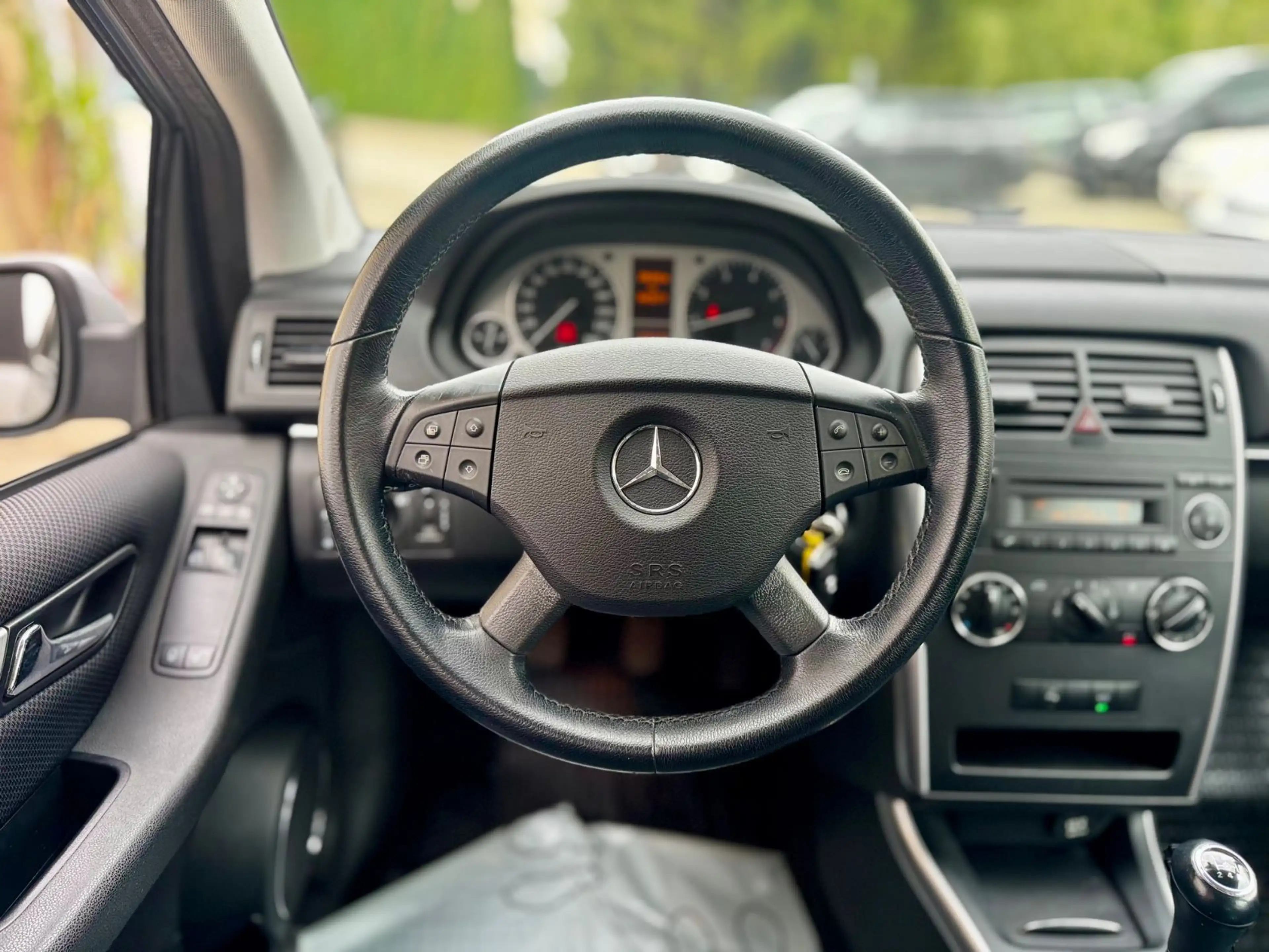 Mercedes-Benz B 180 /AHK/Park Assistent/Teilleder — photo 11