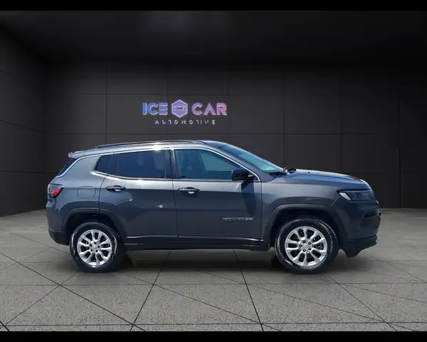 Jeep Compass view 4