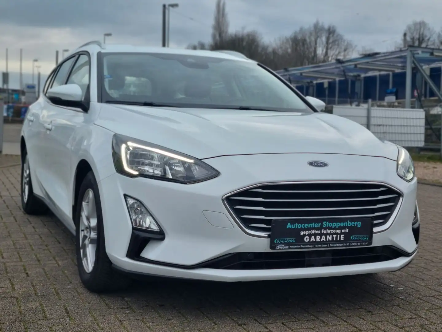 Ford Focus Turnier Cool & Connect/Navi/Kamera/PDC Weiß - 1