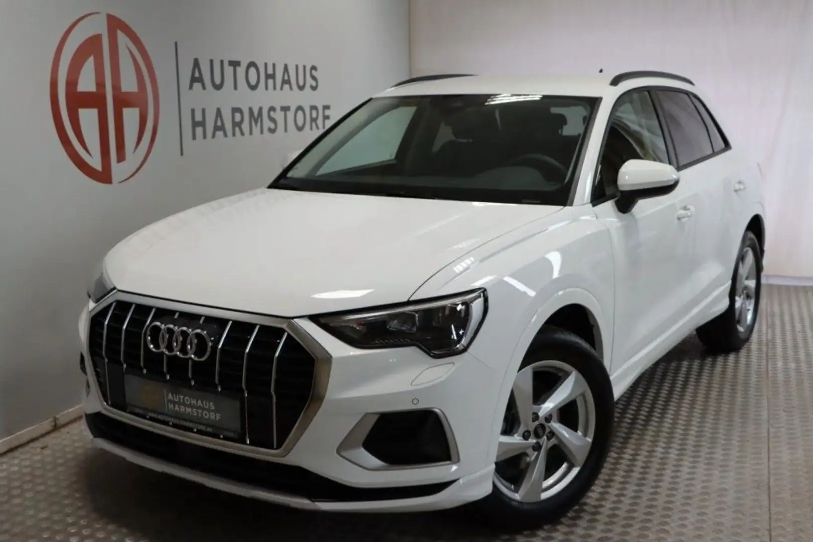 Audi Q3 35 TFSI advanced AHK StHz Kamera elek. Heckkl Weiß - 1