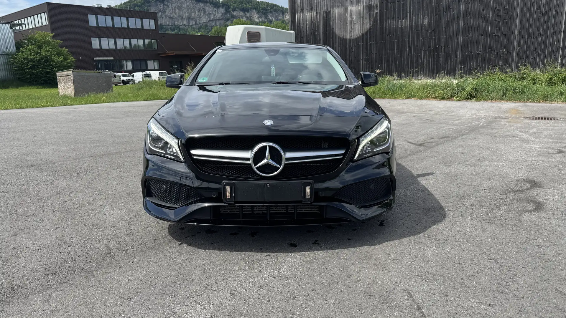 Mercedes-Benz CLA 180 d. Aut. AMG Line Schwarz - 2