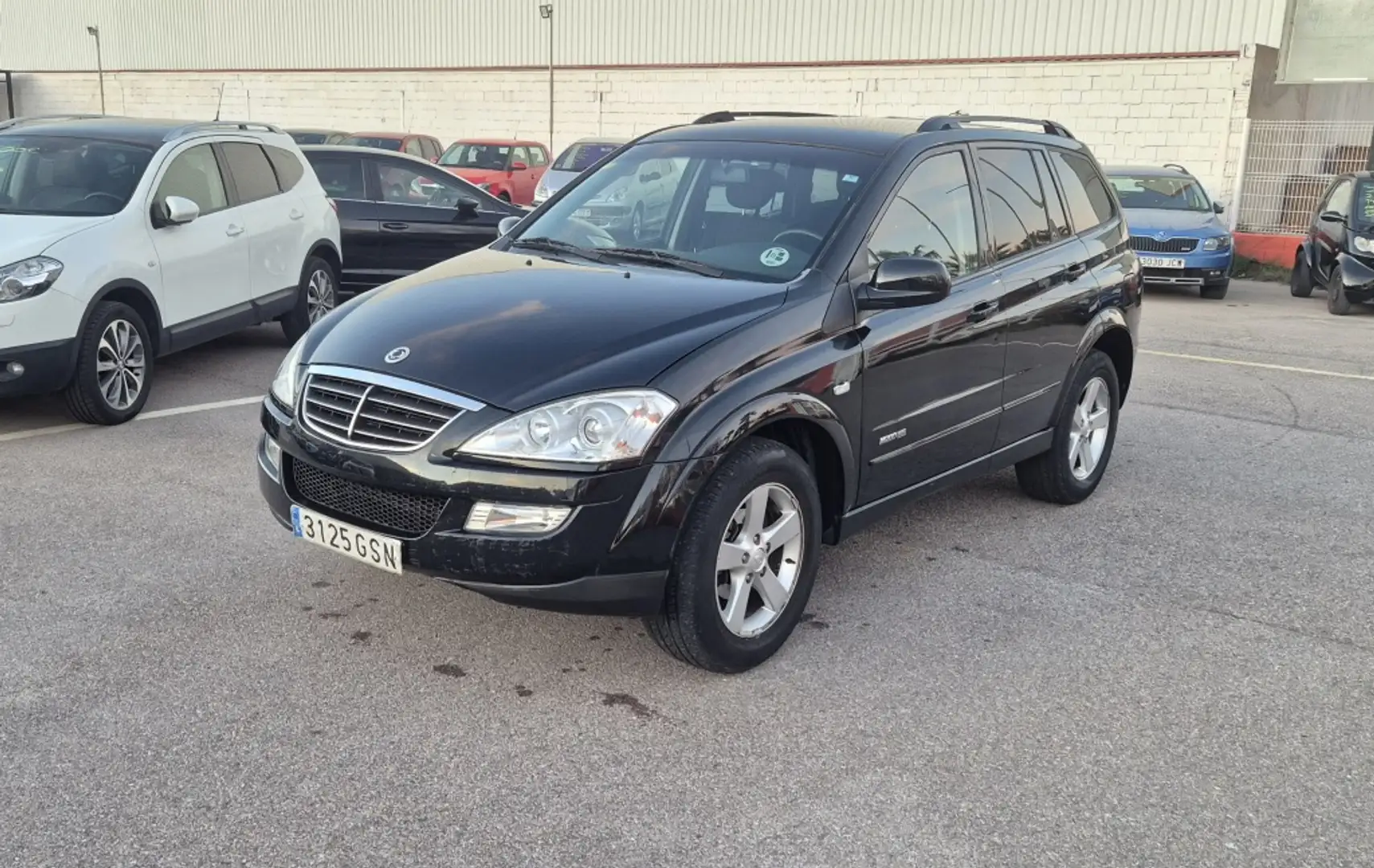 SsangYong Kyron 200Xdi Schwarz - 1