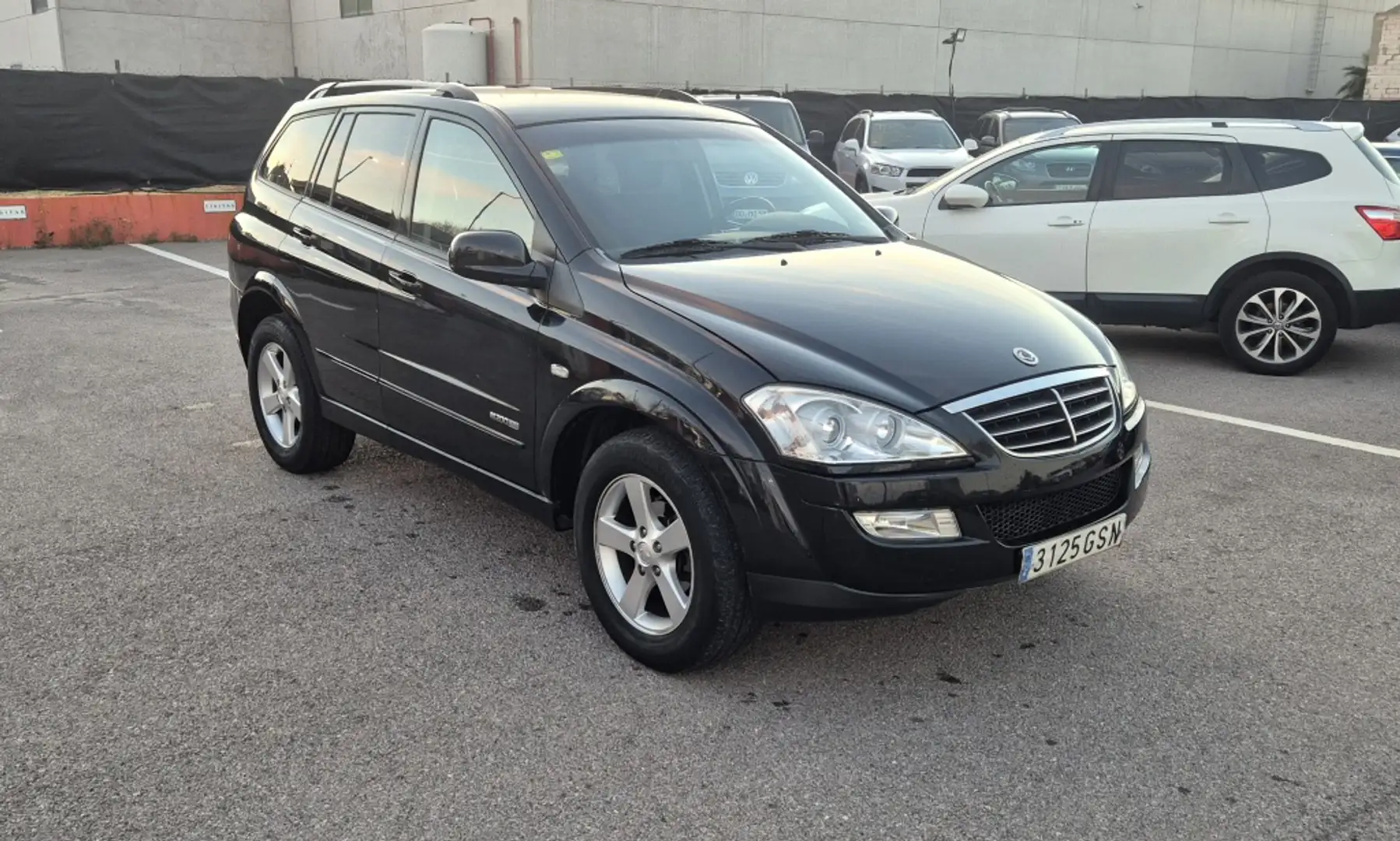 SsangYong Kyron 200Xdi Schwarz - 2