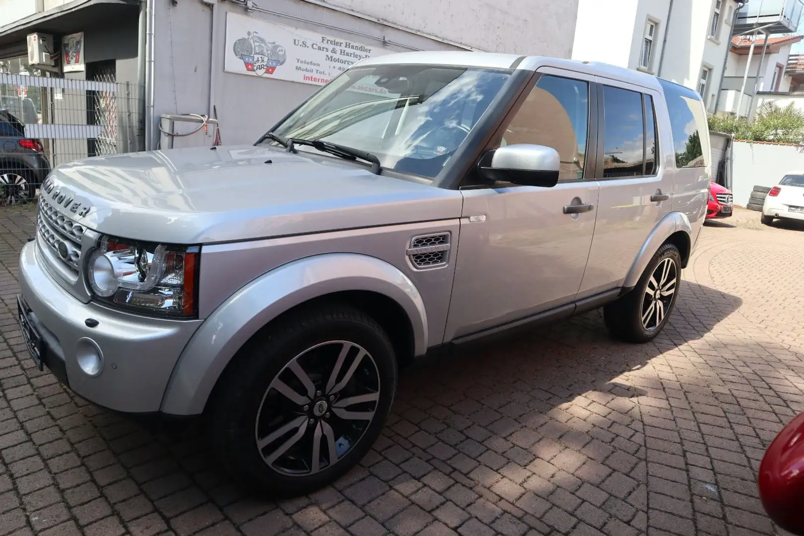 Land Rover Discovery 4 5.0 V8 HSE 7-Sitzer/Leder/Xenon/Pano Argent - 2
