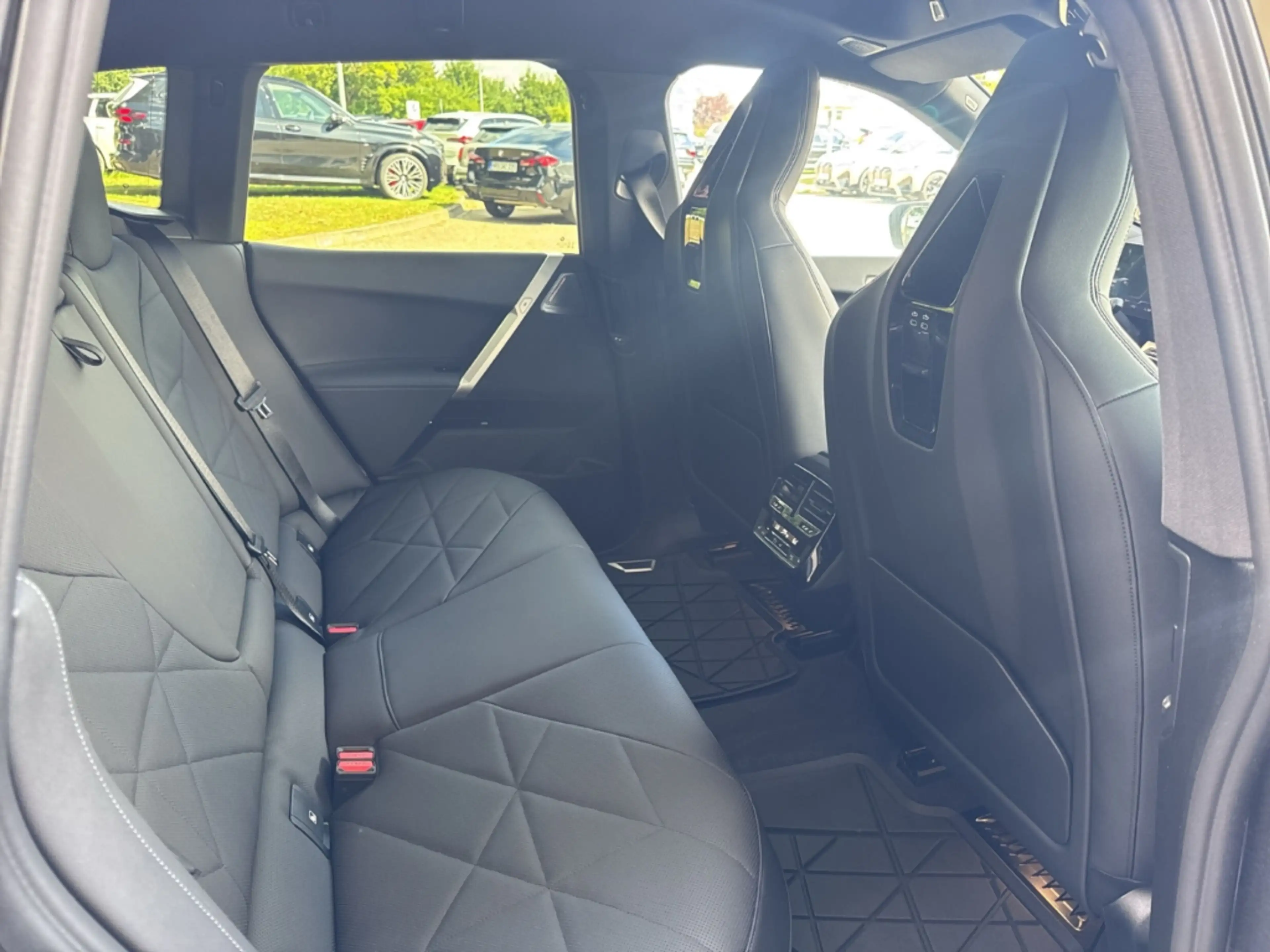 BMW iX 50 Sport/Laser/Panorama/Navi/Bowers & Wilkins — photo 8