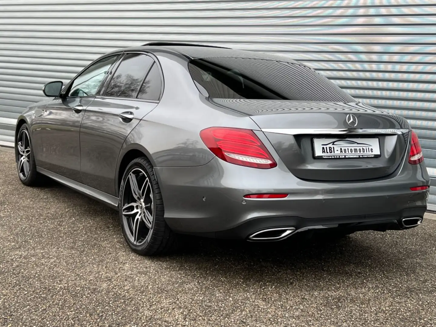 Mercedes-Benz E 350 d - Lim. AMG / MassageSi. / 360 / StandHz. Grau - 2
