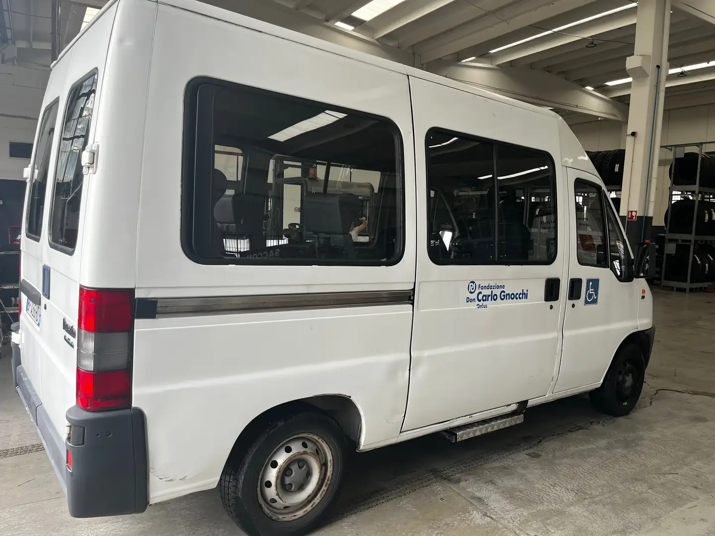 Fiat Ducato Minibus 9 posti Trasporto disabili Bianco - 2